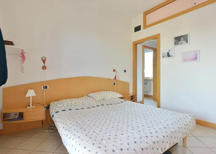 Super Sunny Penthouse With Terrace רומא
